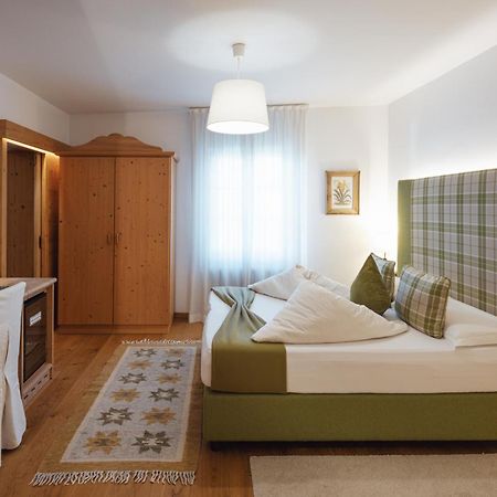 Hotel Garni Laurino Cavalese Luaran gambar