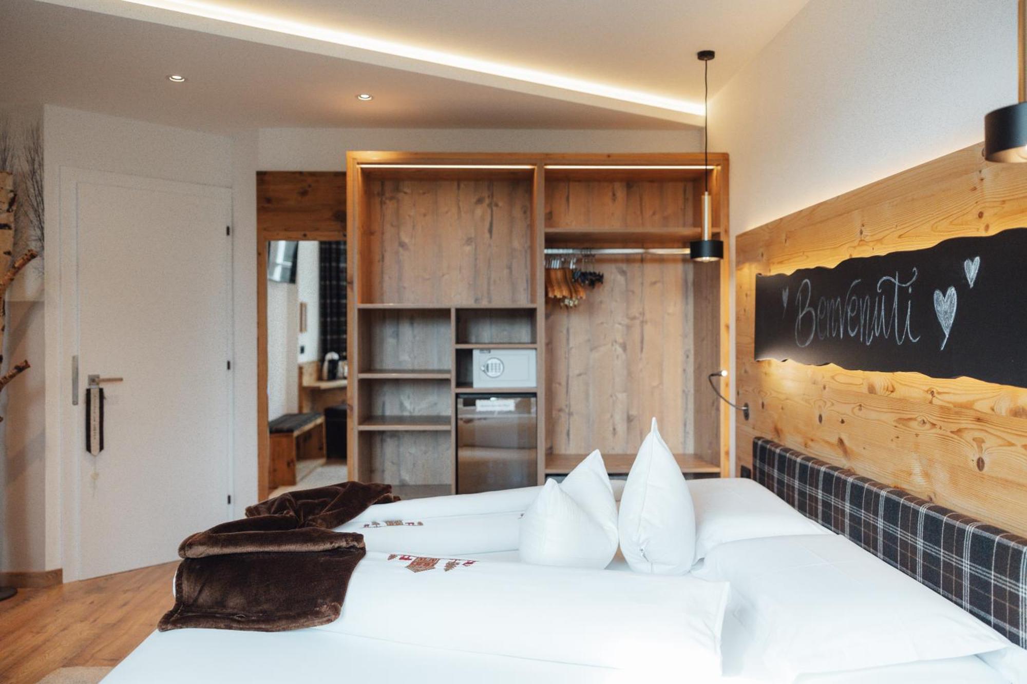Hotel Garni Laurino Cavalese Luaran gambar